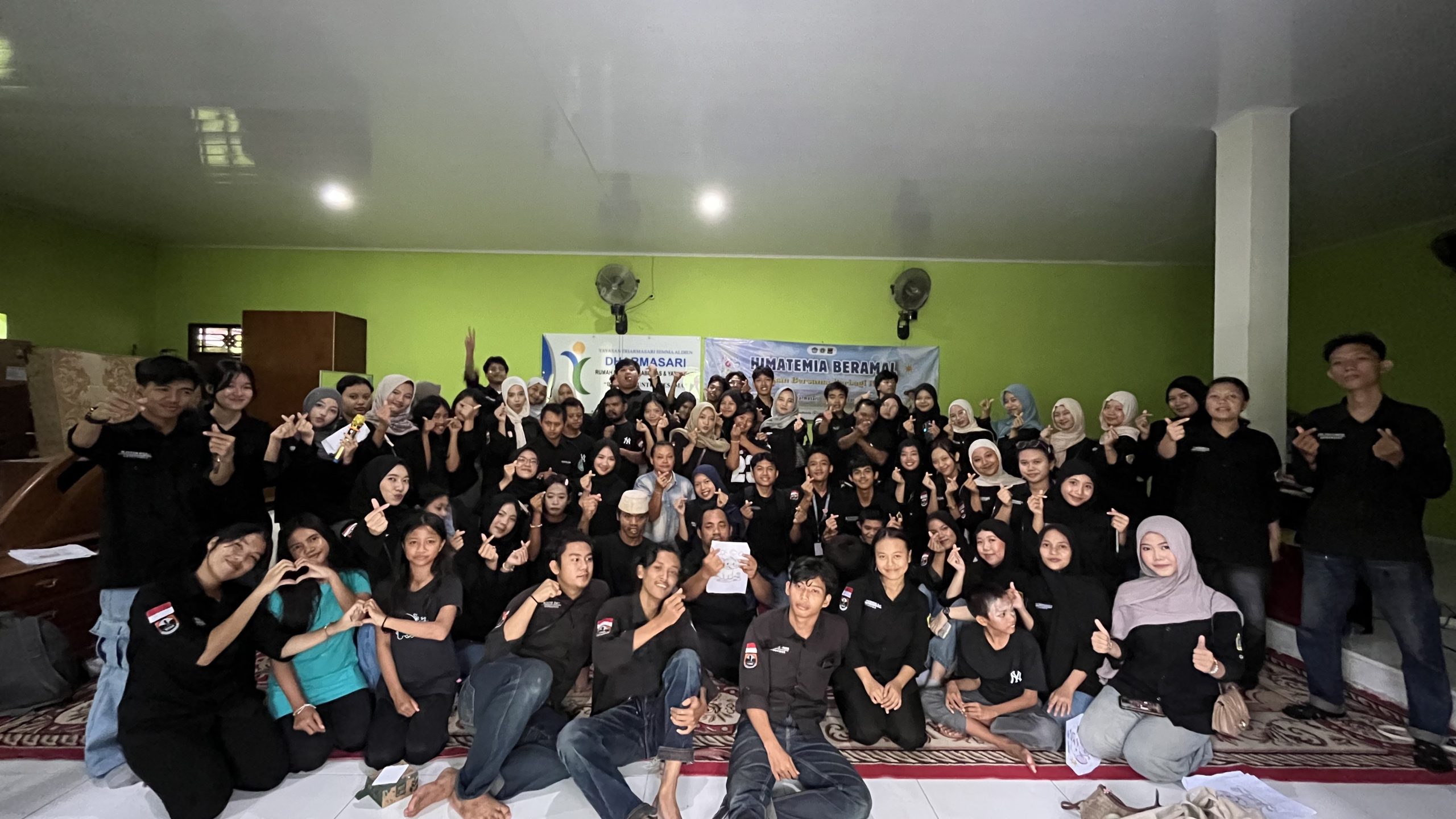 Menjalin Kasih dan Berbagi Kebahagiaan: Himatemia Beramal di Panti Asuhan Dharmasari